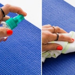 Mách bạn cách vệ sinh thảm yoga cao su tại nhà [Tips đơn giản]