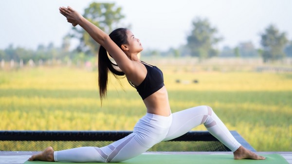 Tập yoga giảm mỡ bụng tại nhà